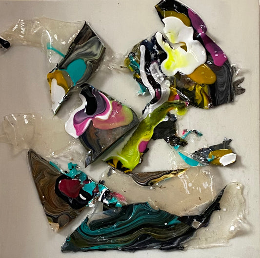 Neri Paul loves working with interesting pouring mediums. check out her moving in video