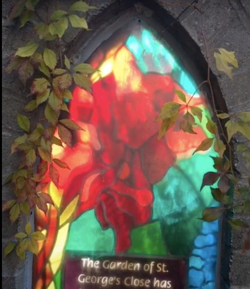 Best Studios ever! Take a tour and listen to the birds in the courtyard of the Grange Location